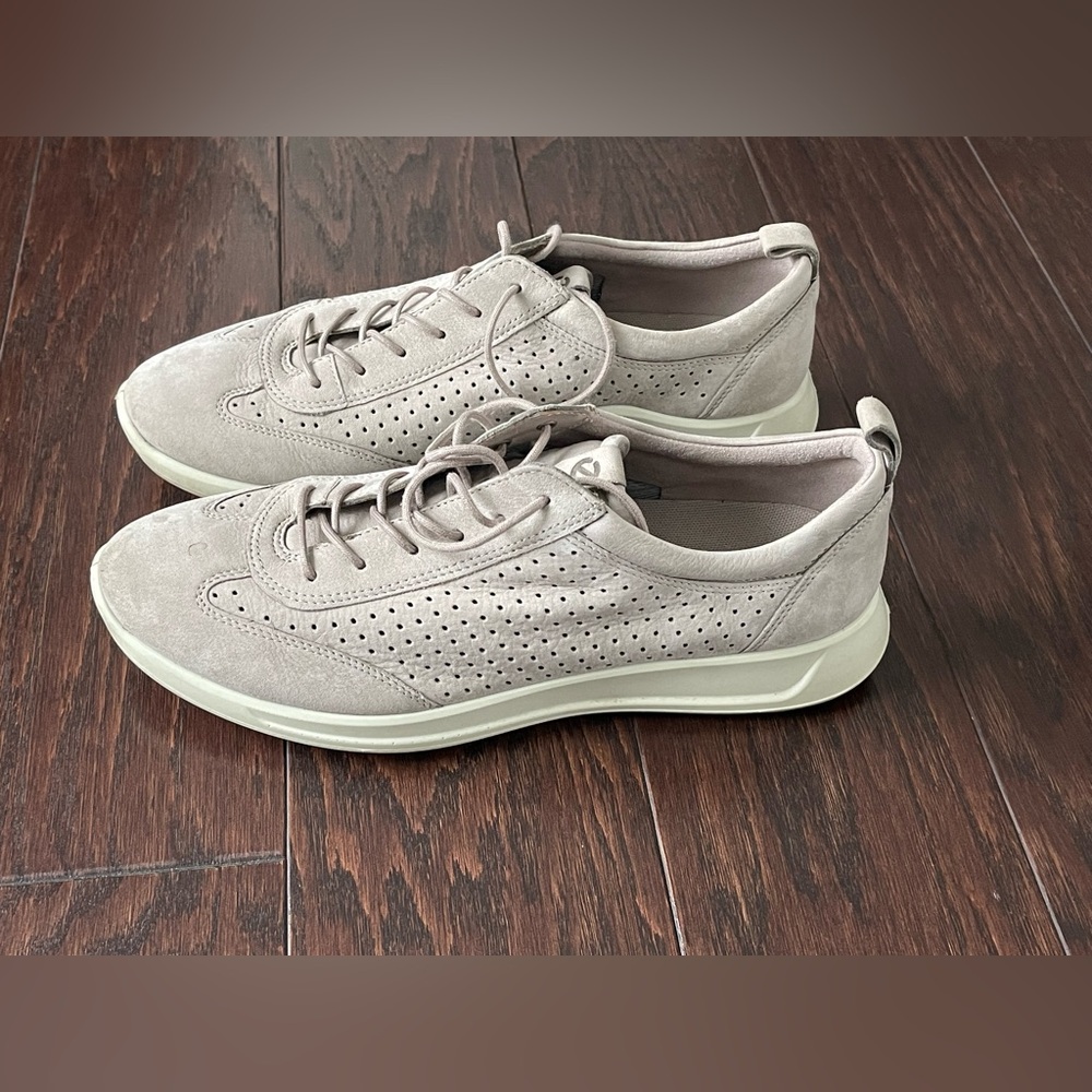 Ecco Womens Flexure Runner gray Rose Suede Sneaker Size 41/10
